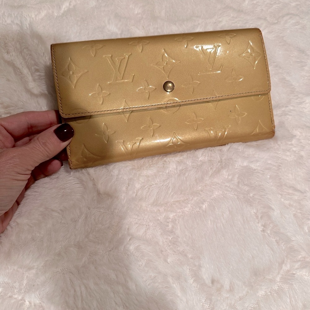 Louis Vuitton Gold vernis Wallet
